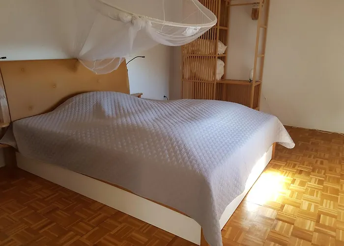 La Brise, Provenzialisches Appartement In Vence, Cote D\'Azur, Fuer 6-8 Personen