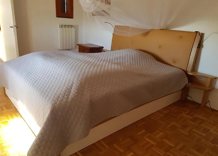 La Brise, Provenzialisches Appartement In Vence, Cote D\'Azur, Fuer 6-8 Personen